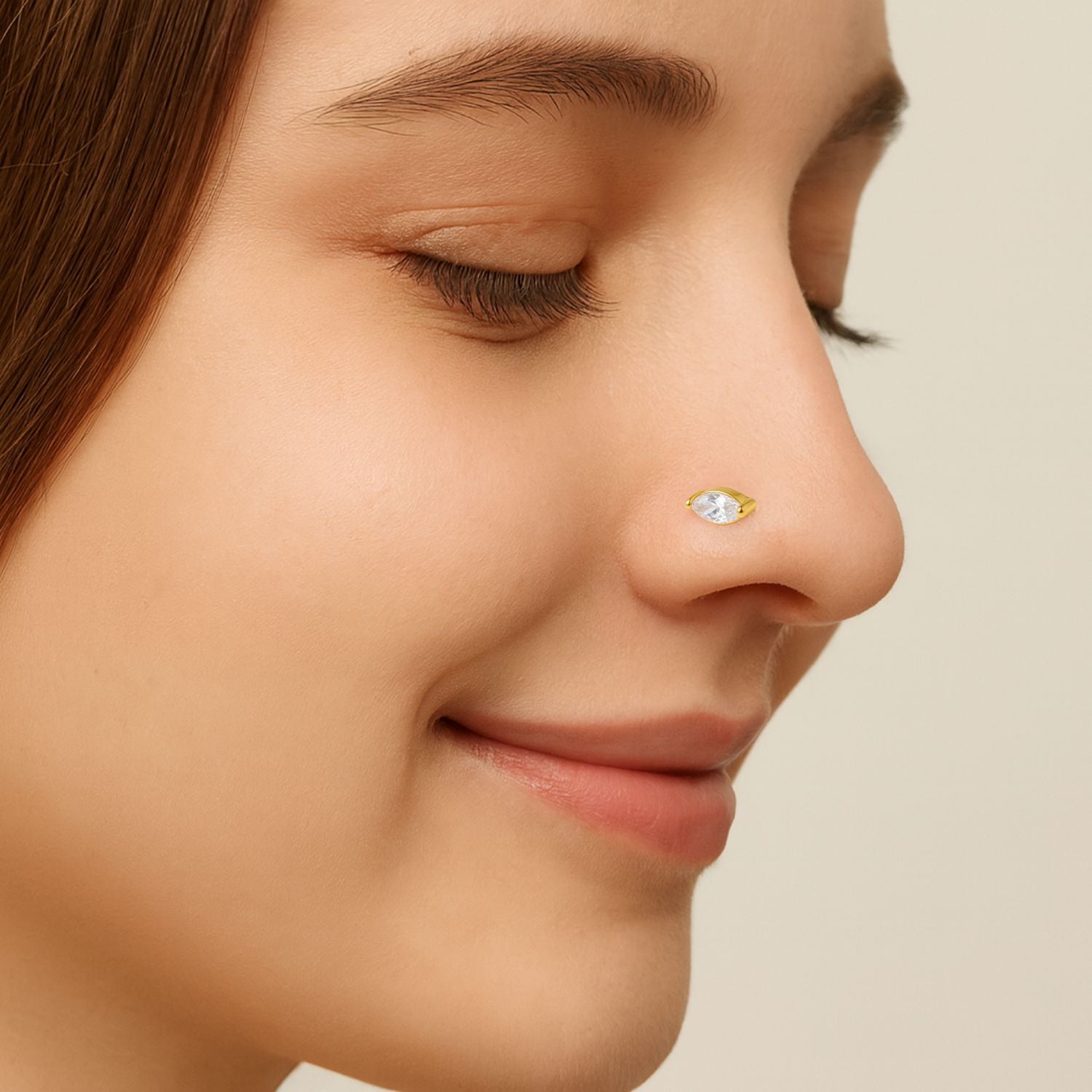 Perno da naso con pietra trasparente a grappolo floreale - Argento Sterling