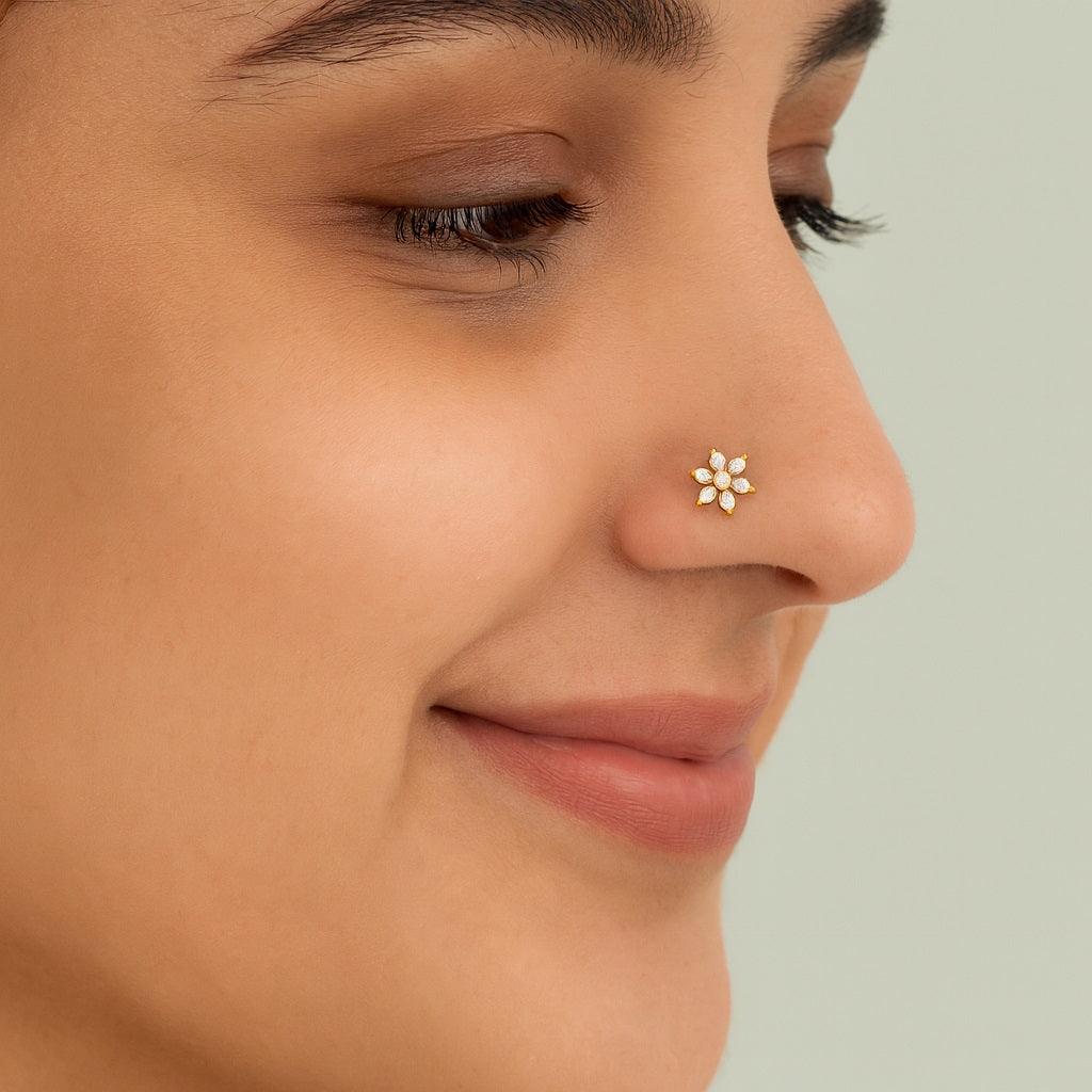 Perno da naso con pietra trasparente a grappolo floreale - Argento Sterling