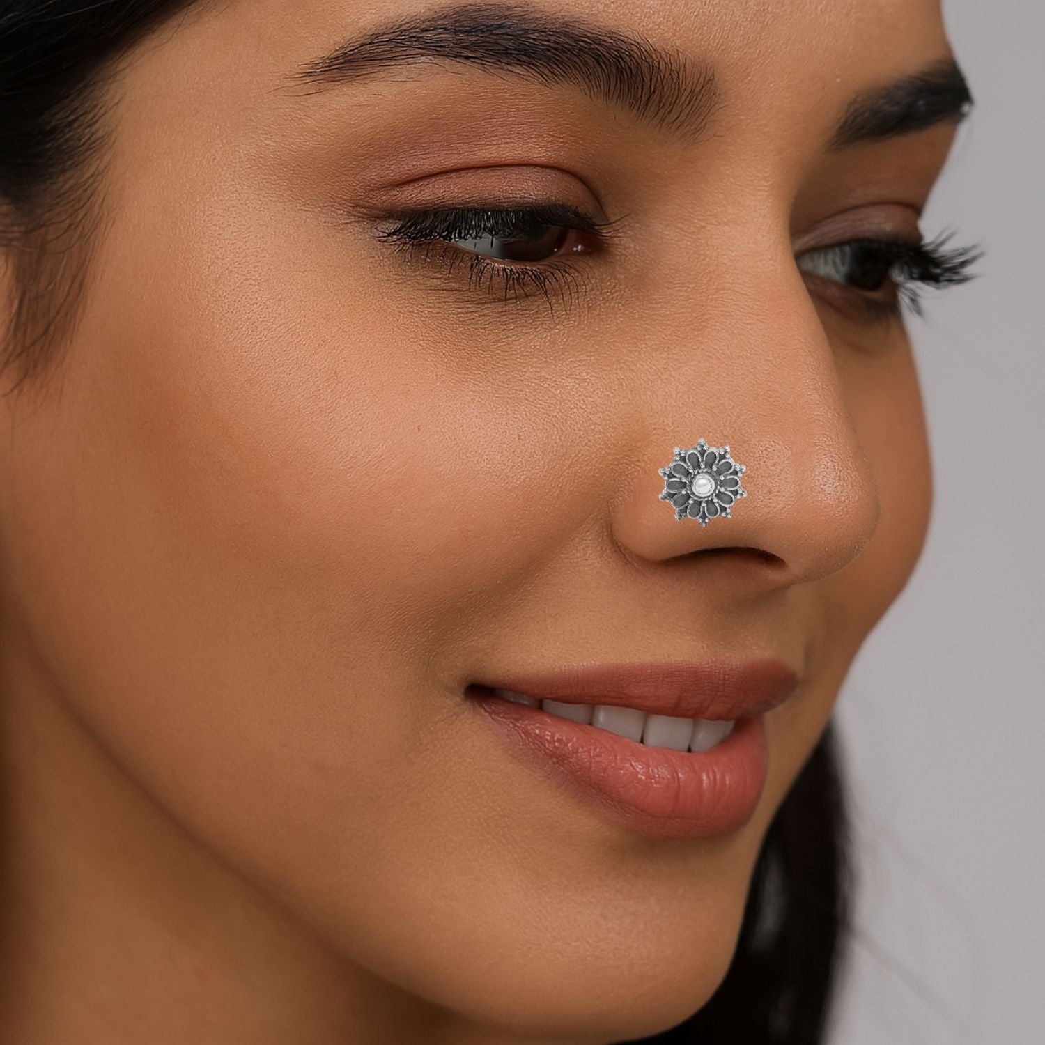 Pearl Round Nose Pin - Sterling Silver