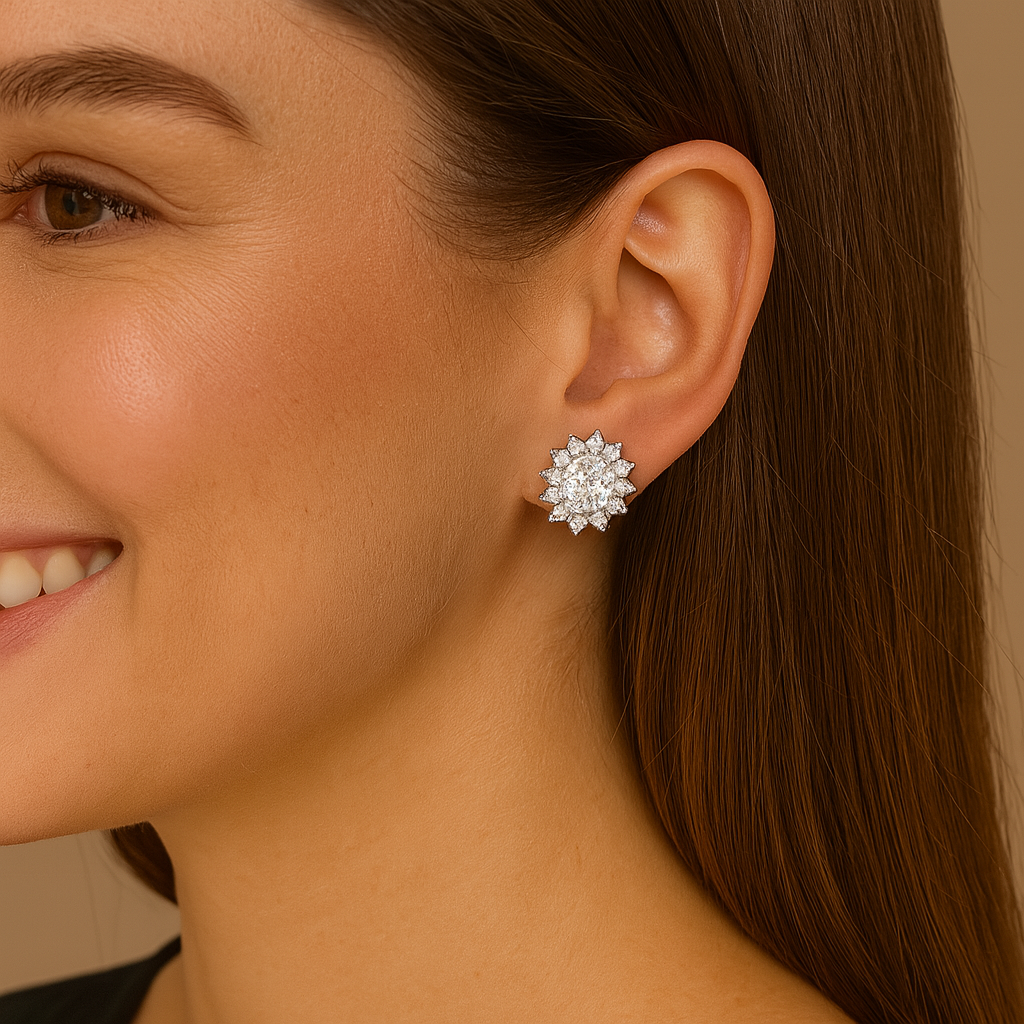 Orecchini a bottone con alone di moissanite a grappolo - Argento Sterling 925