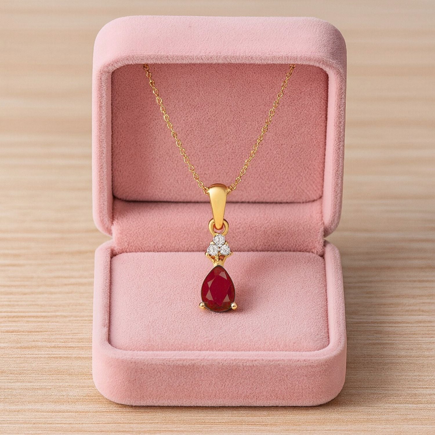 Collana con ciondolo a forma di testa di cervo realistica in oro giallo 9k con pietra preziosa di zaffiro blu da 0,75 ct e ciondolo a forma di animale.