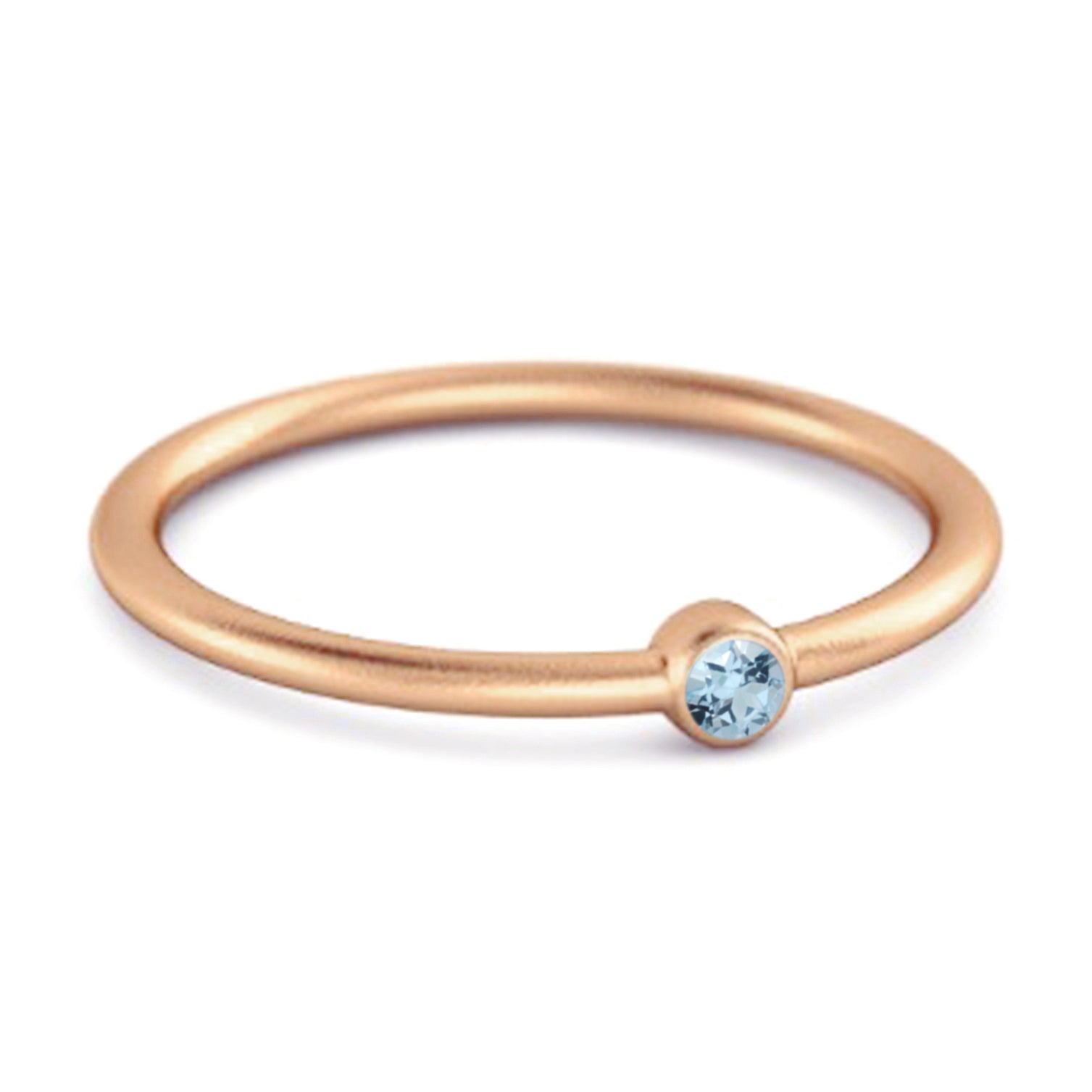Anello solitario impilabile in argento sterling 925 con topazio blu da 0,1 ct