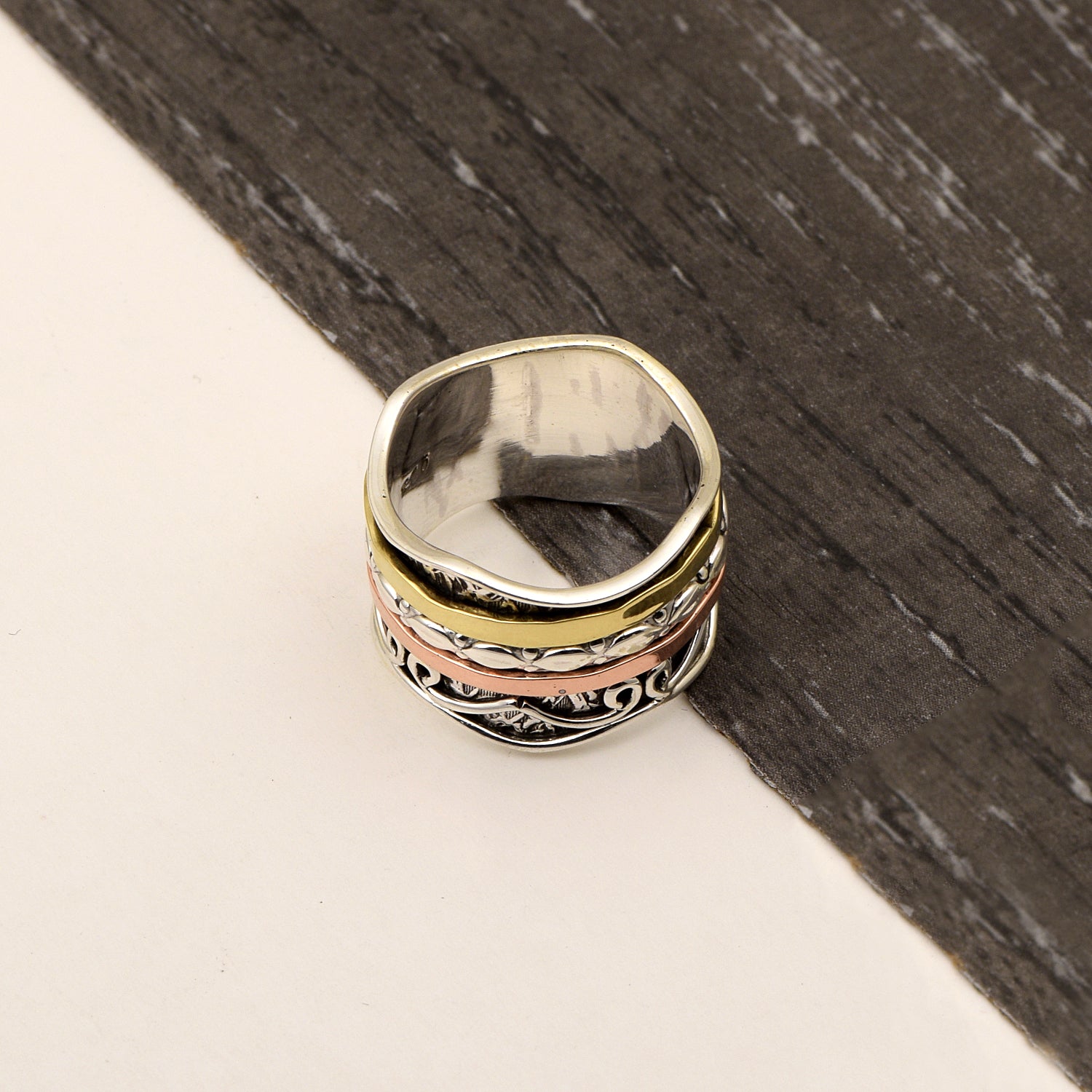 Wavy Edge & Scrollwork Design Spinner Ring - Sterling Silver