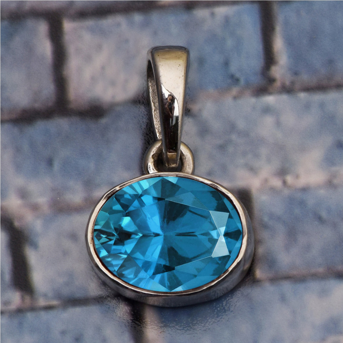 Horizontal Set Oval Cut Multi Choice Gemstone Pendant