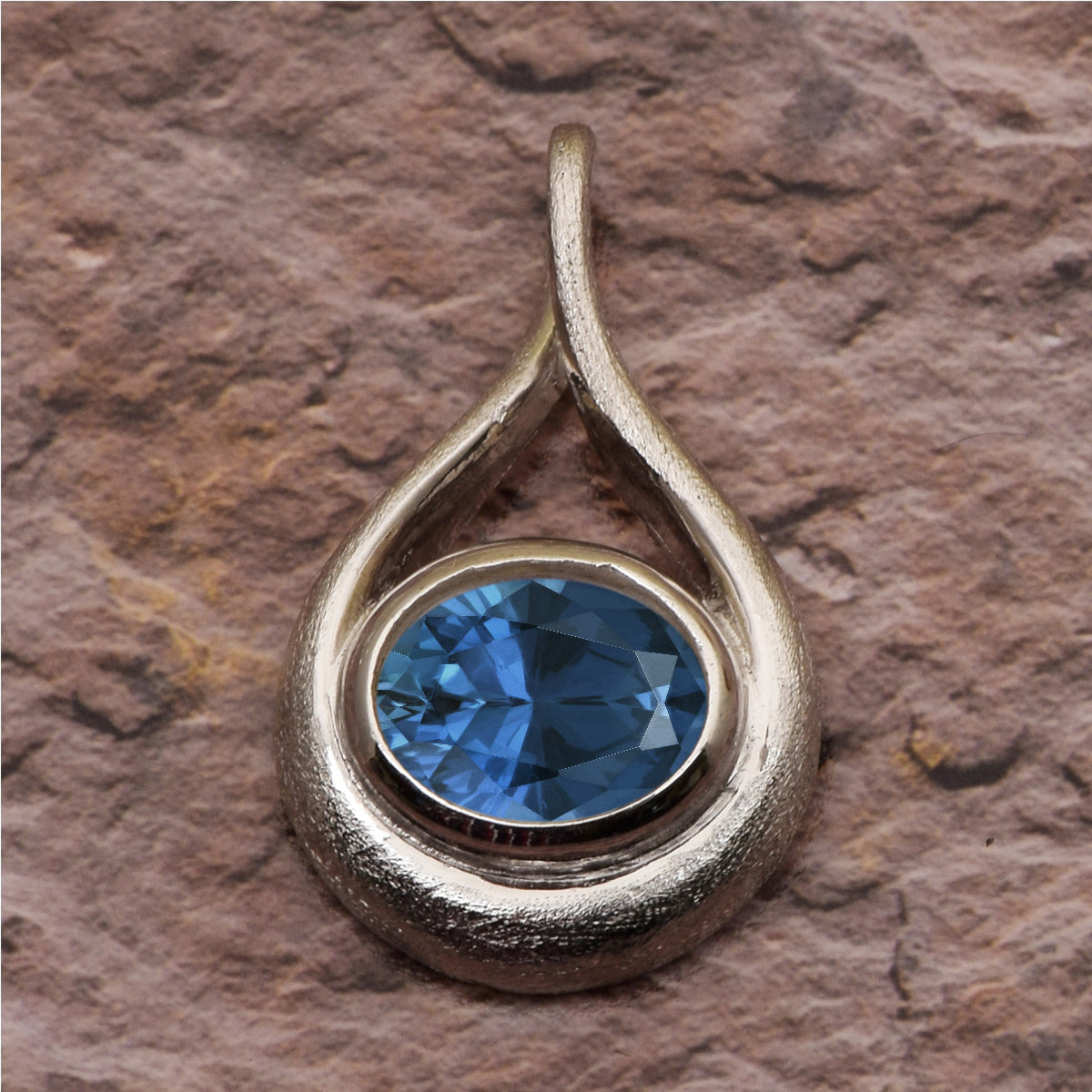 Celtic Style Round Cut Multi Choice Gemstone Pendant