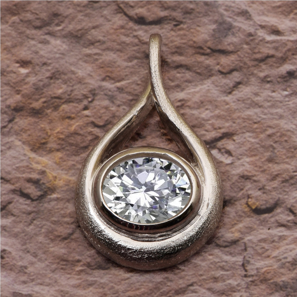 Celtic Style Round Cut Multi Choice Gemstone Pendant
