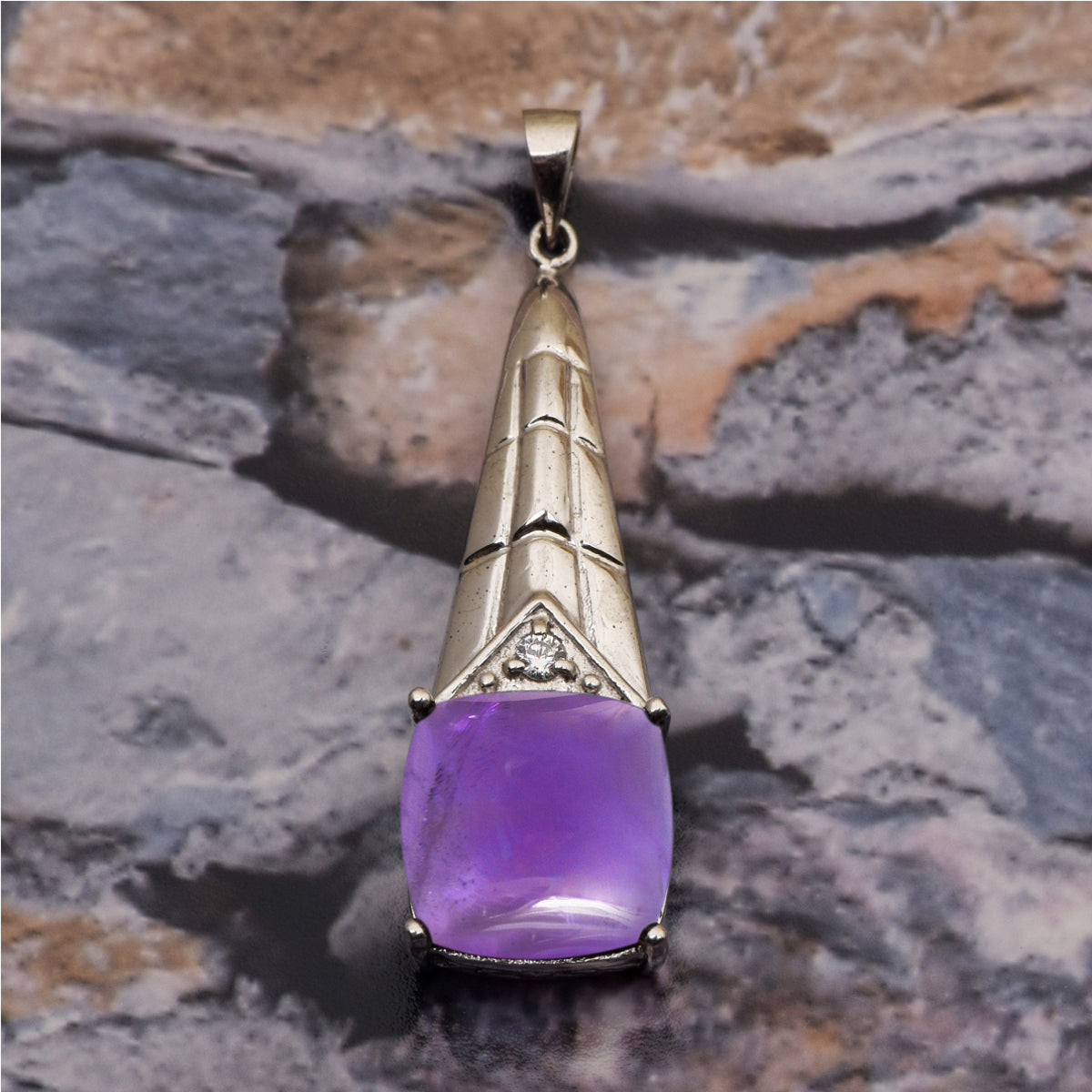 Ciondolo con pietre preziose a scelta multipla incastonate a forma di cuscino a goccia