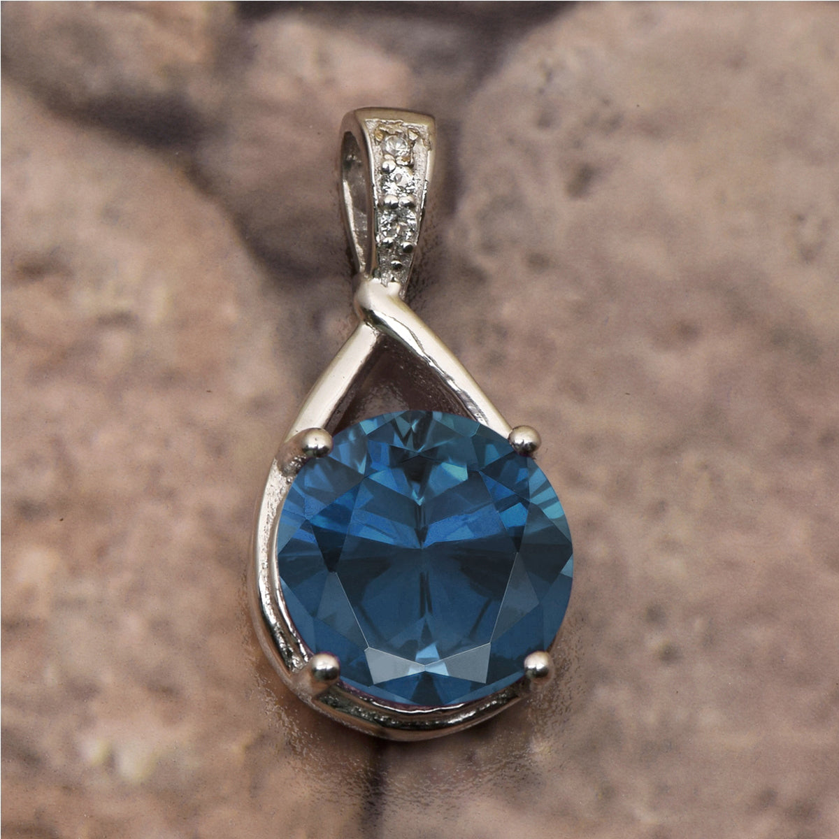 Art Deco Round Cut Multi Choice Gemstone Pendant