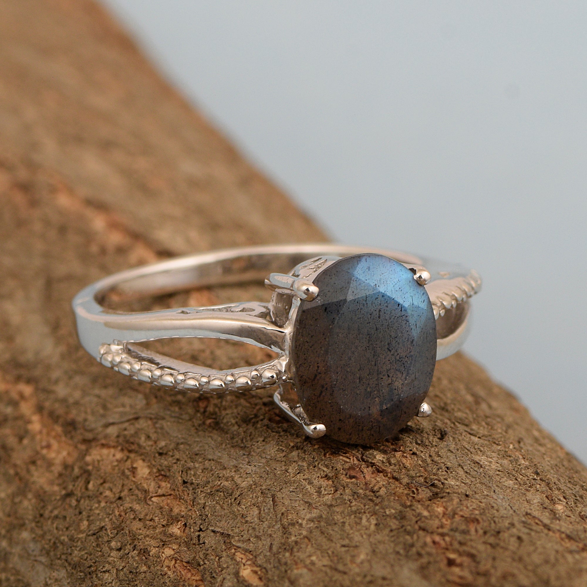 Labradorite ring