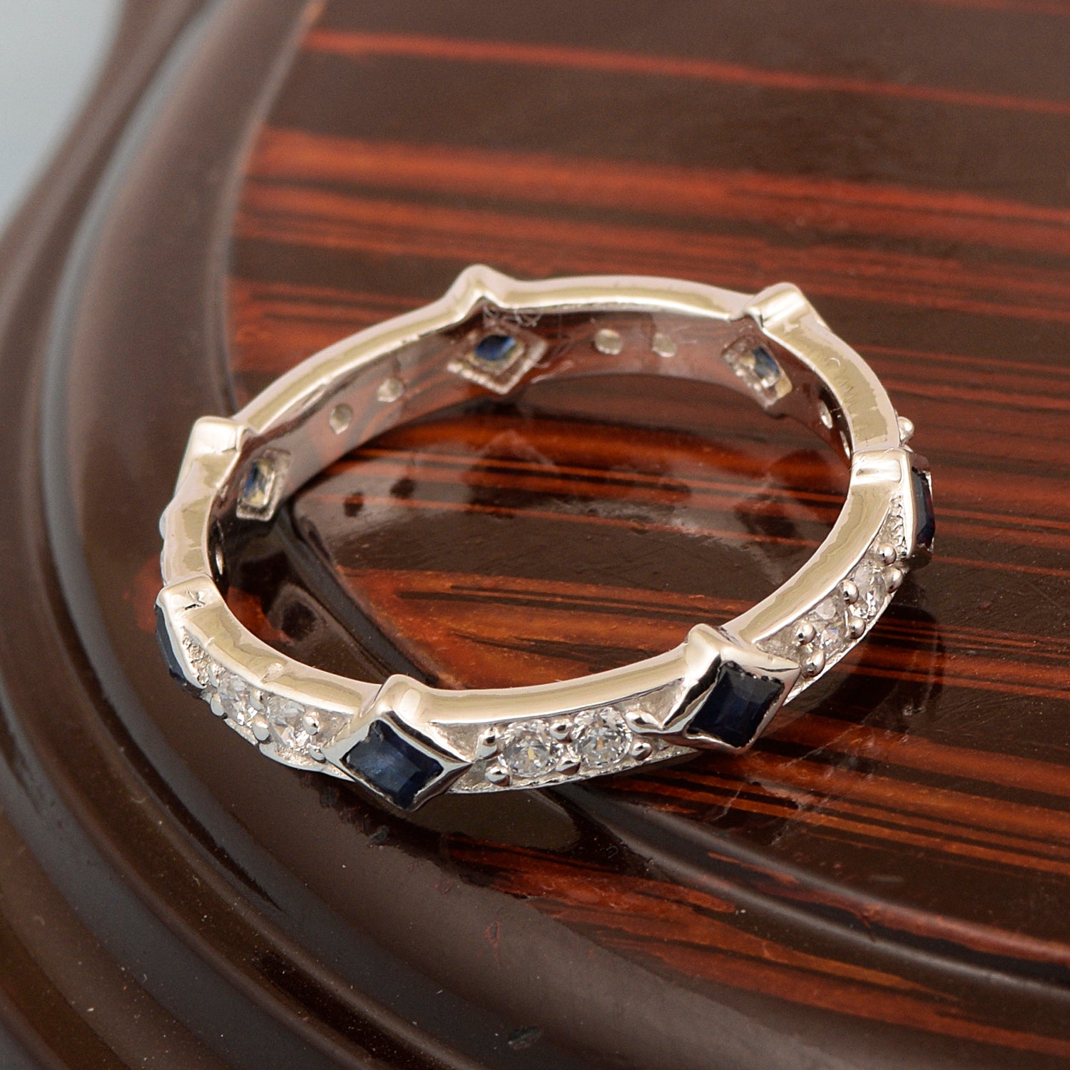 blue sapphire ring