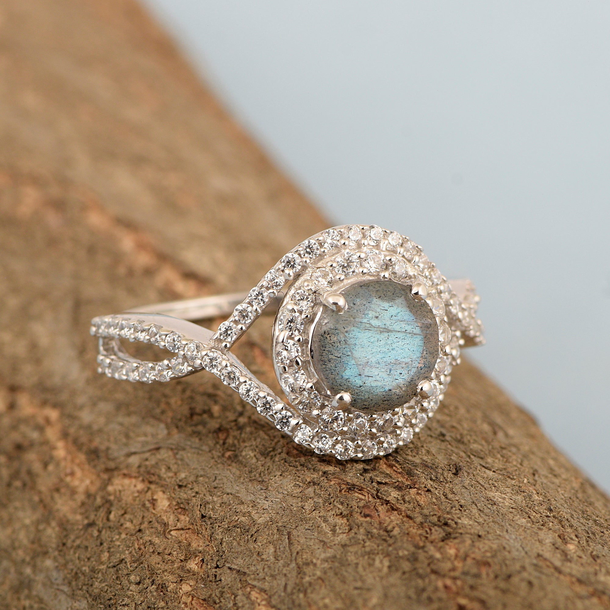 Labradorite ring