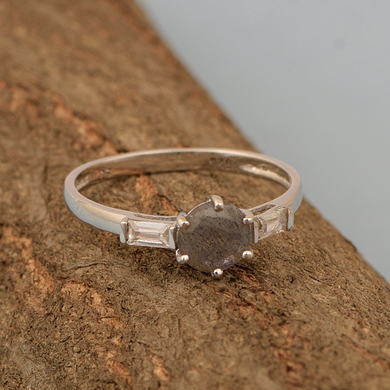 Labradorite ring
