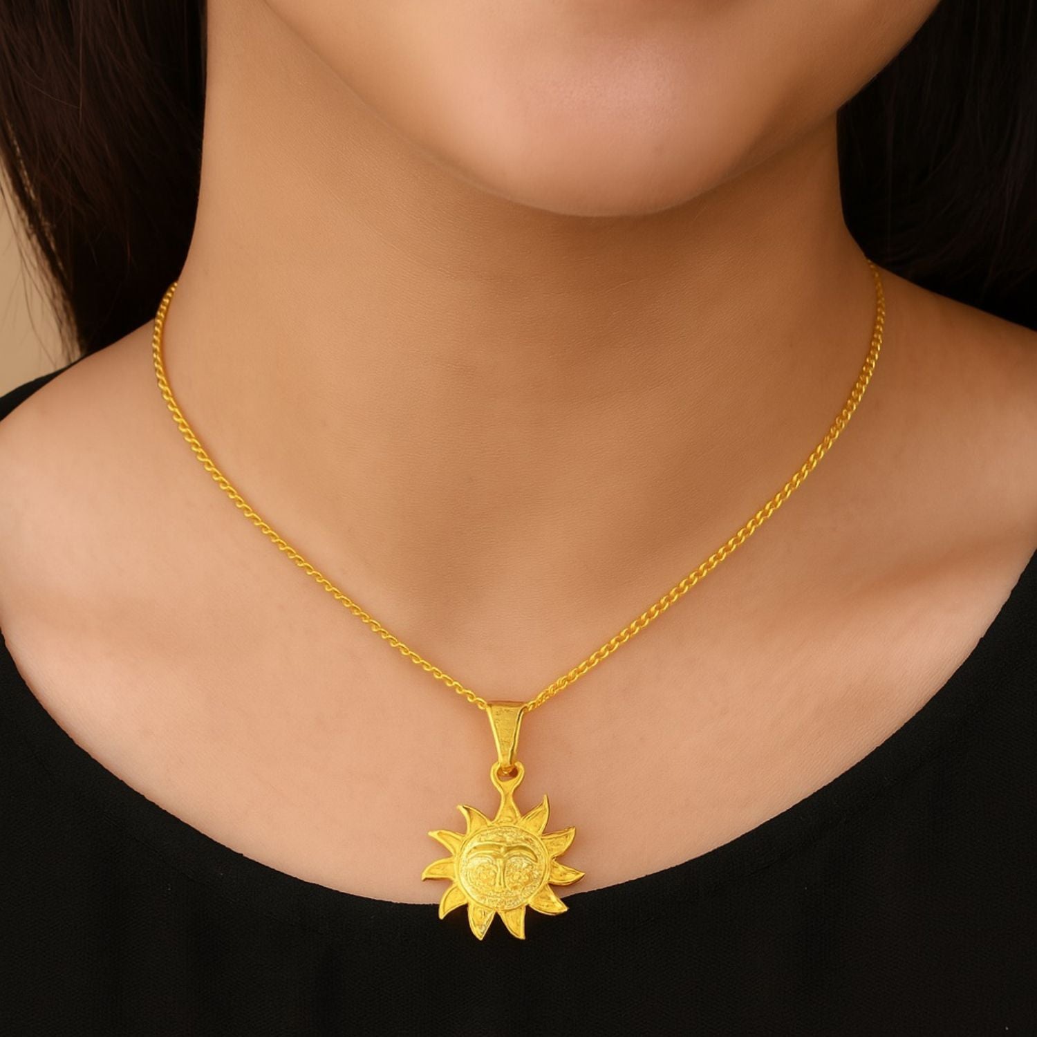 Collana con sole fatta a mano in argento sterling 925, ciondolo tradizionale religioso a forma di sole.