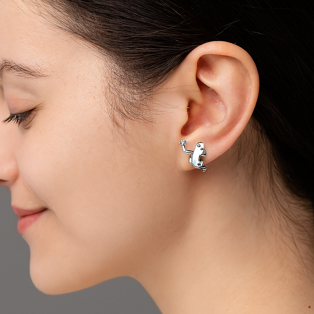Frog Amphibian Design Stud Earrings - Sterling Silver
