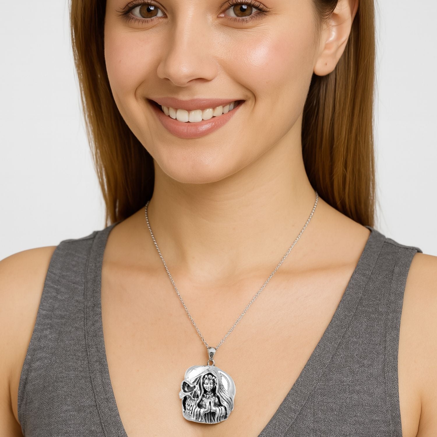 Collana religiosa da uomo in argento massiccio 925 con ciondolo a forma di teschio raffigurante la Santa Madre