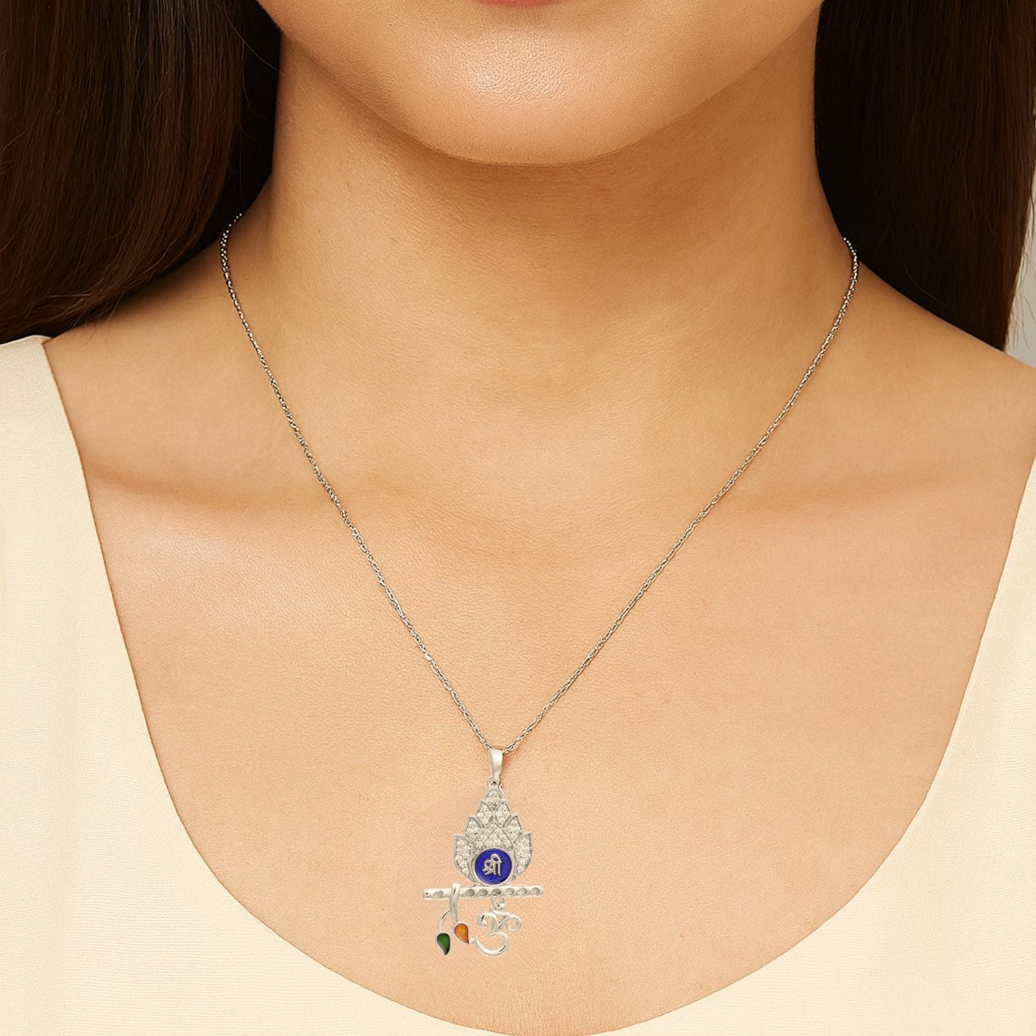 Ciondolo religioso a forma di flauto di Lord Krishna