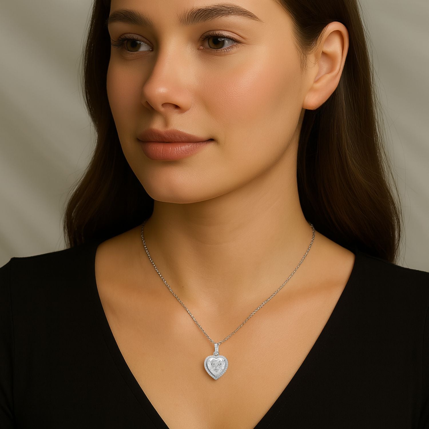Ciondolo con alone a forma di cuore in moissanite - Argento Sterling