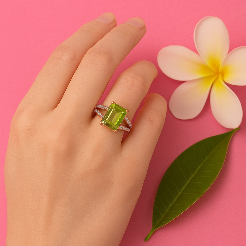 Anello con gambo diviso in peridoto - Argento Sterling