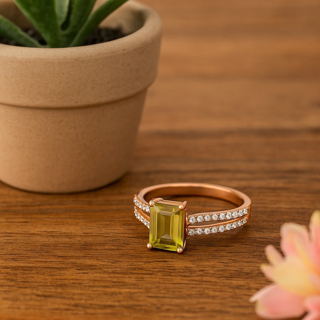 Anello con gambo diviso in peridoto - Argento Sterling