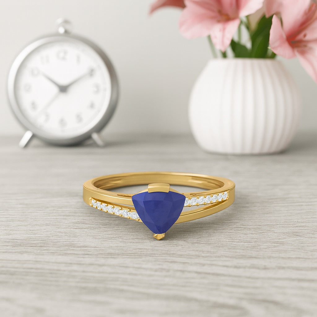 Blue Sapphire 0.75 Ct Trillion Solitaire Ring – 14k Yellow Gold