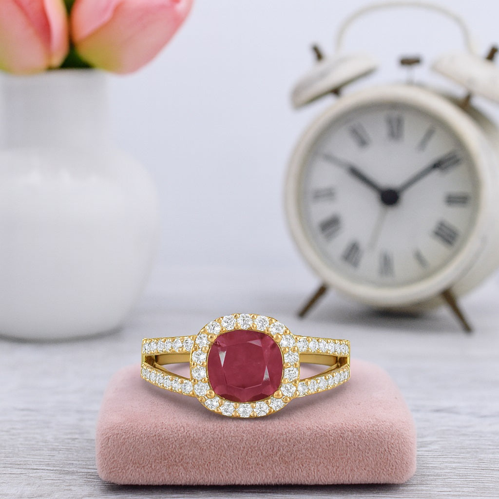 Ruby 1.30 Ct Cushion-Cut Split Band Halo Ring  – 14k Yellow Gold