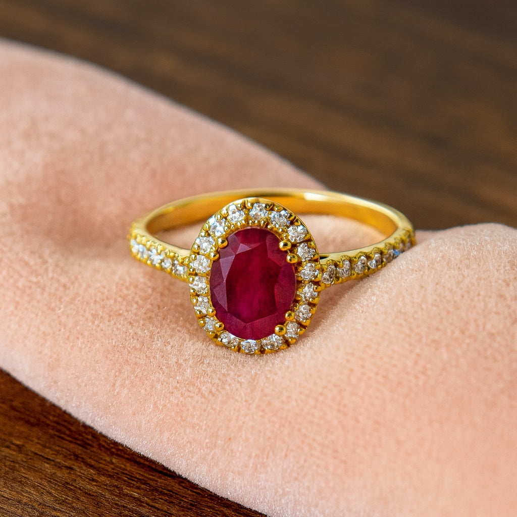 Ruby 1.00 Ct Oval Halo Classic Ring – 14k Yellow Gold