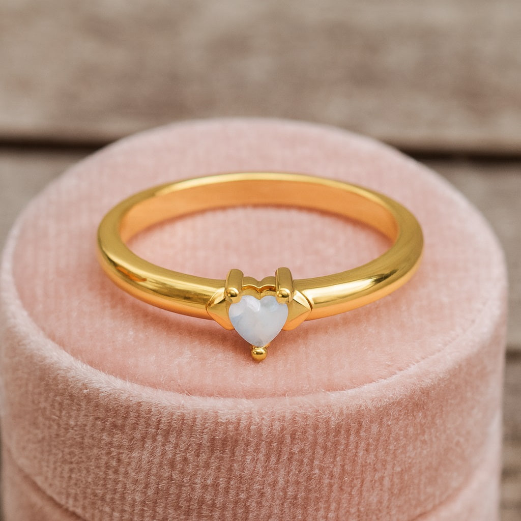Moonstone Heart-Shaped Solitaire Ring – Sterling Silver