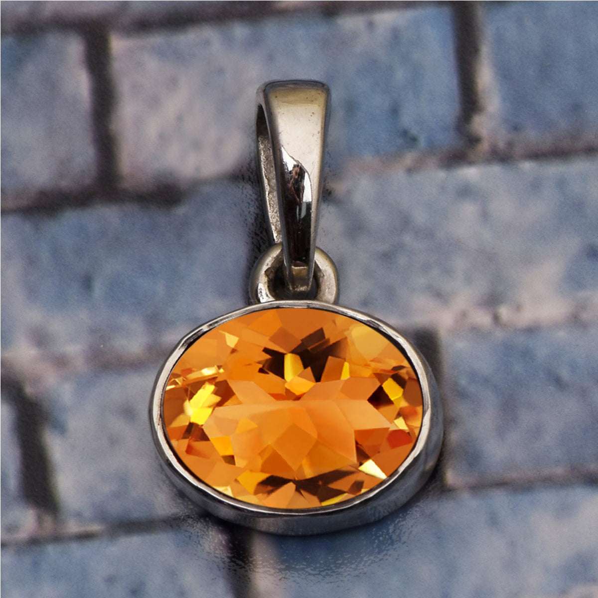 Horizontal Set Oval Cut Multi Choice Gemstone Pendant