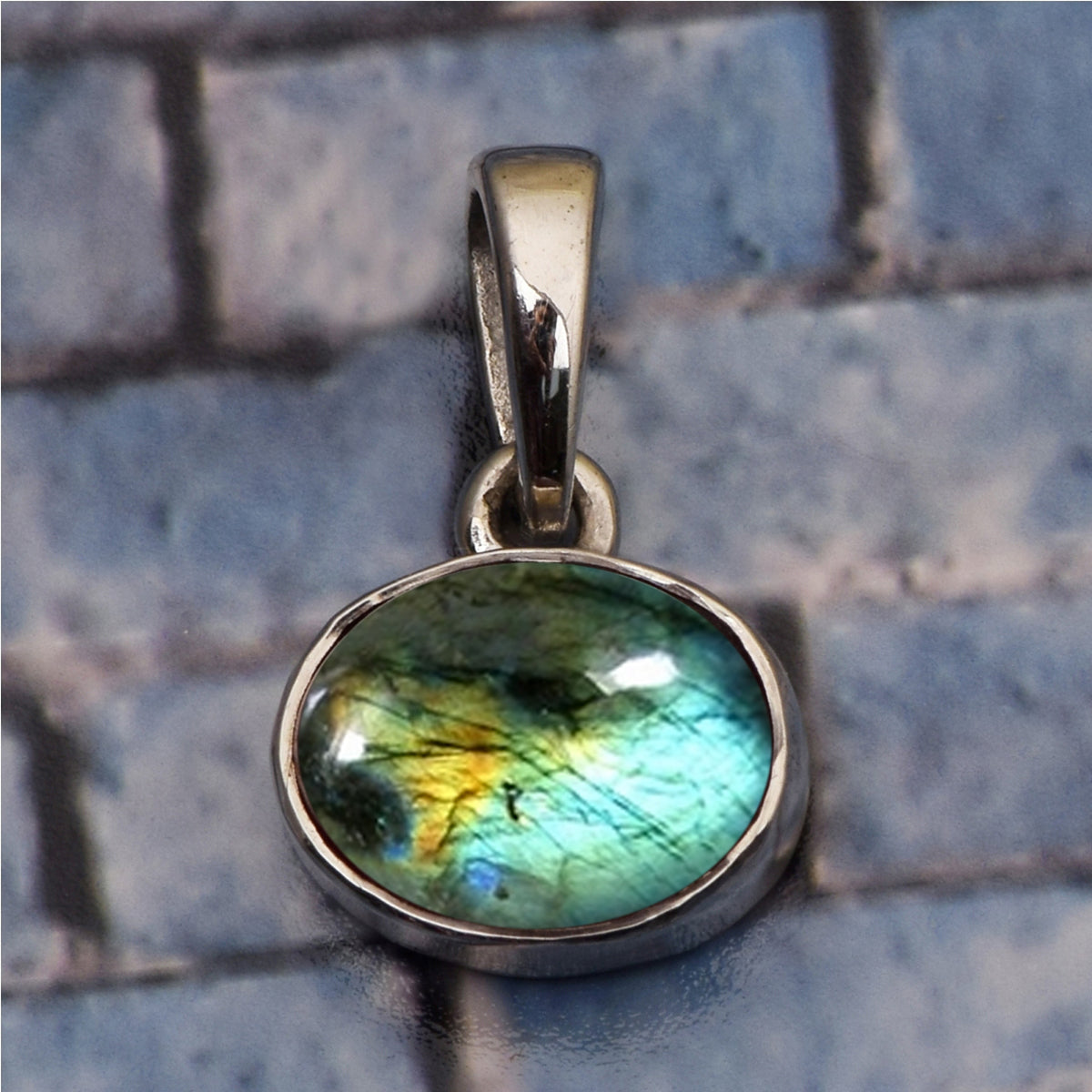 Horizontal Set Oval Cut Multi Choice Gemstone Pendant
