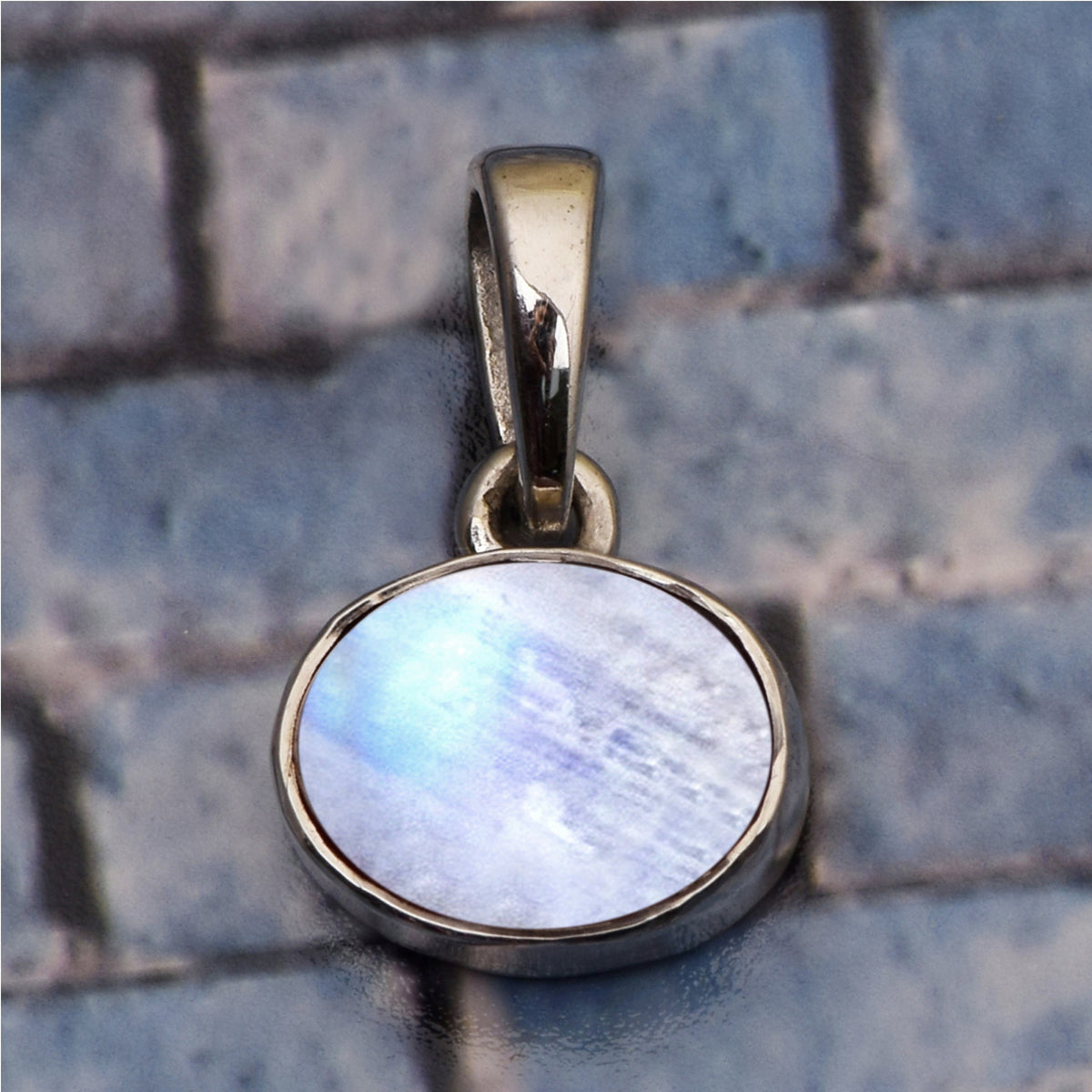 Horizontal Set Oval Cut Multi Choice Gemstone Pendant