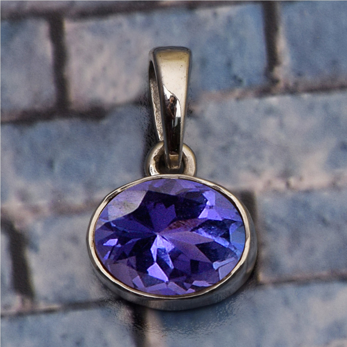 Horizontal Set Oval Cut Multi Choice Gemstone Pendant