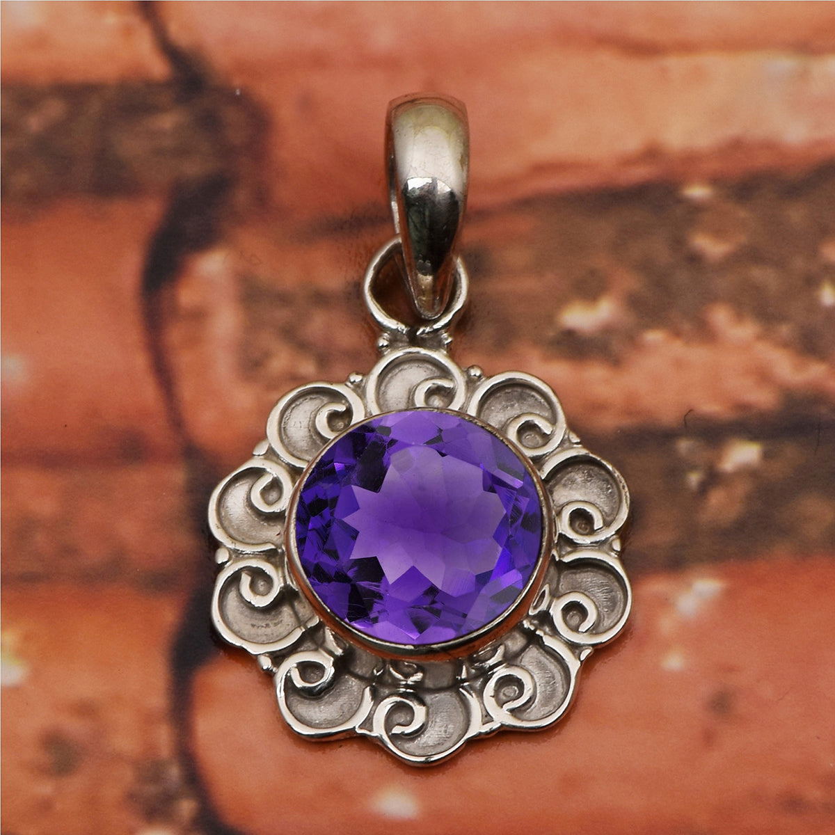 Vintage Swirl Design Multi Choice Gemstone Pendant