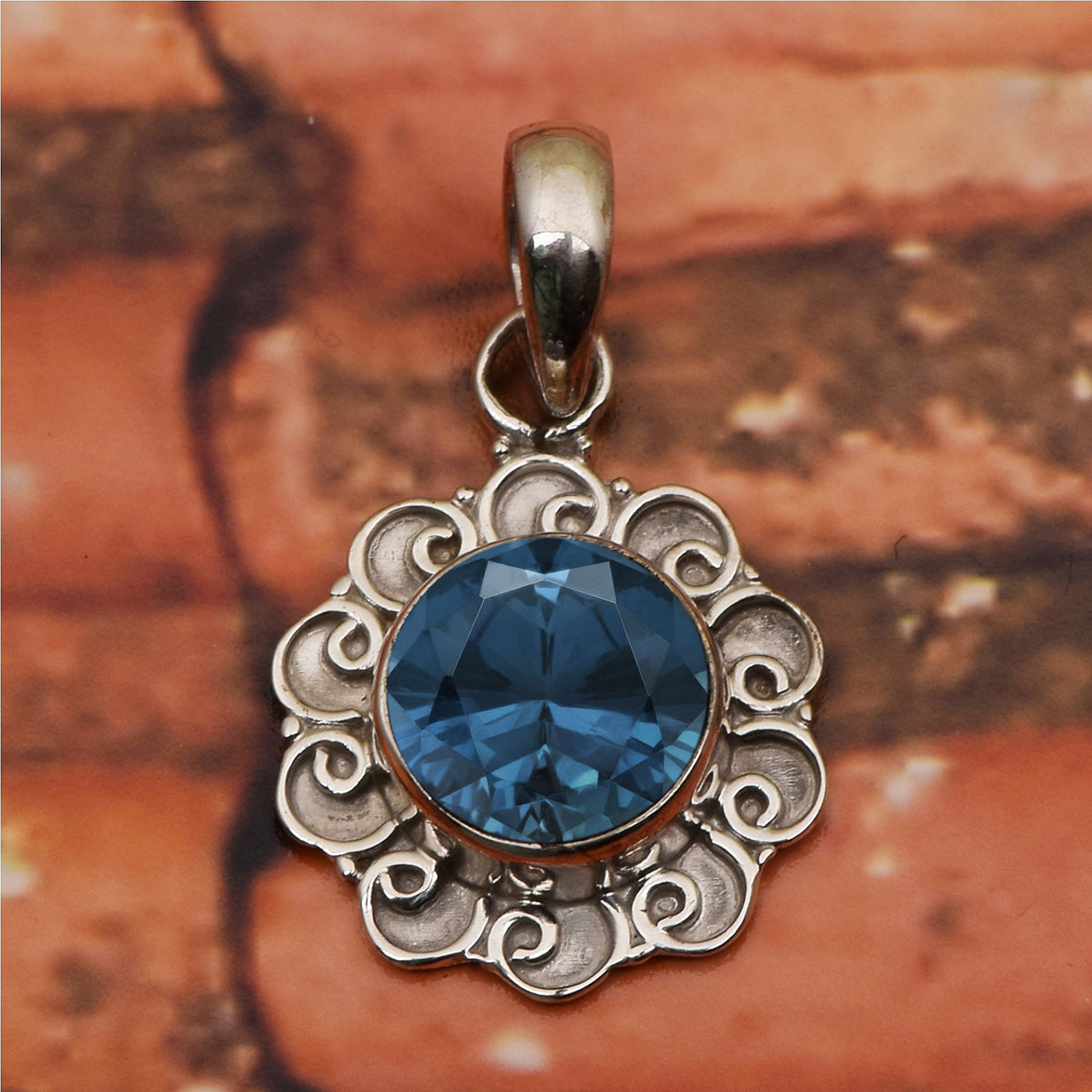 Vintage Swirl Design Multi Choice Gemstone Pendant