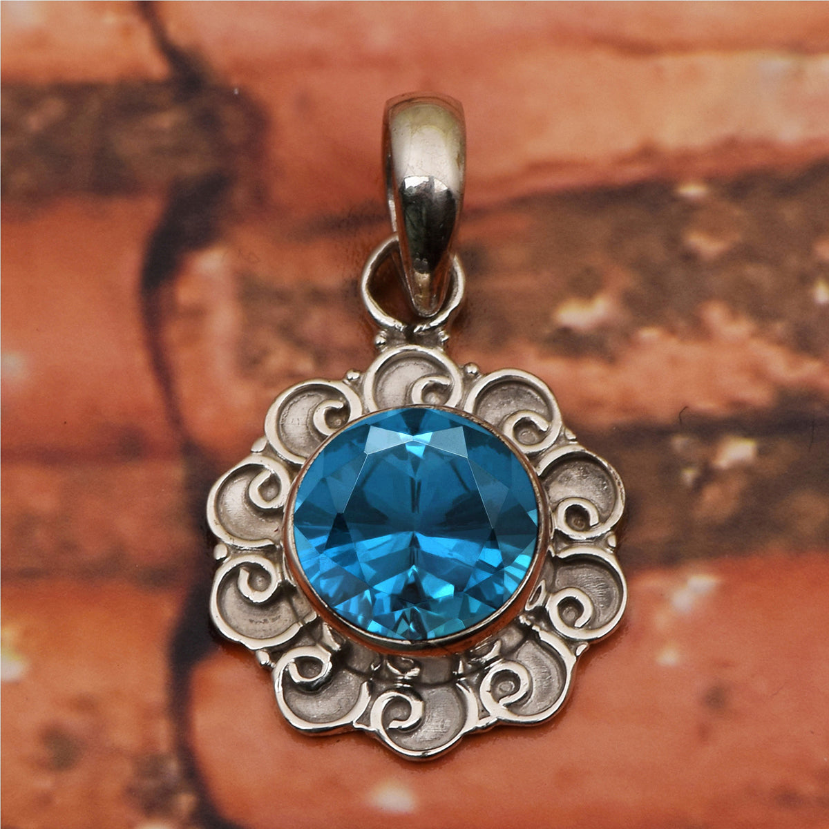 Vintage Swirl Design Multi Choice Gemstone Pendant