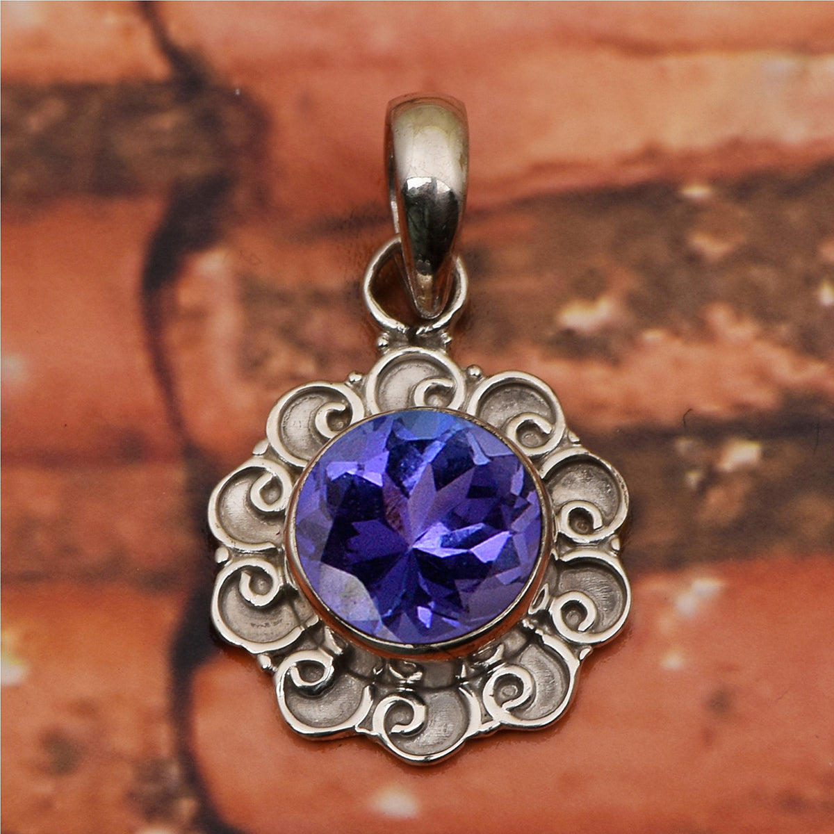 Vintage Swirl Design Multi Choice Gemstone Pendant