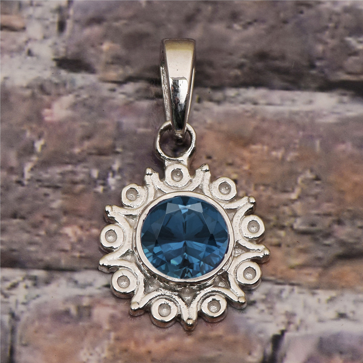 Vintage Swirl Design Multi Choice Gemstone Pendant