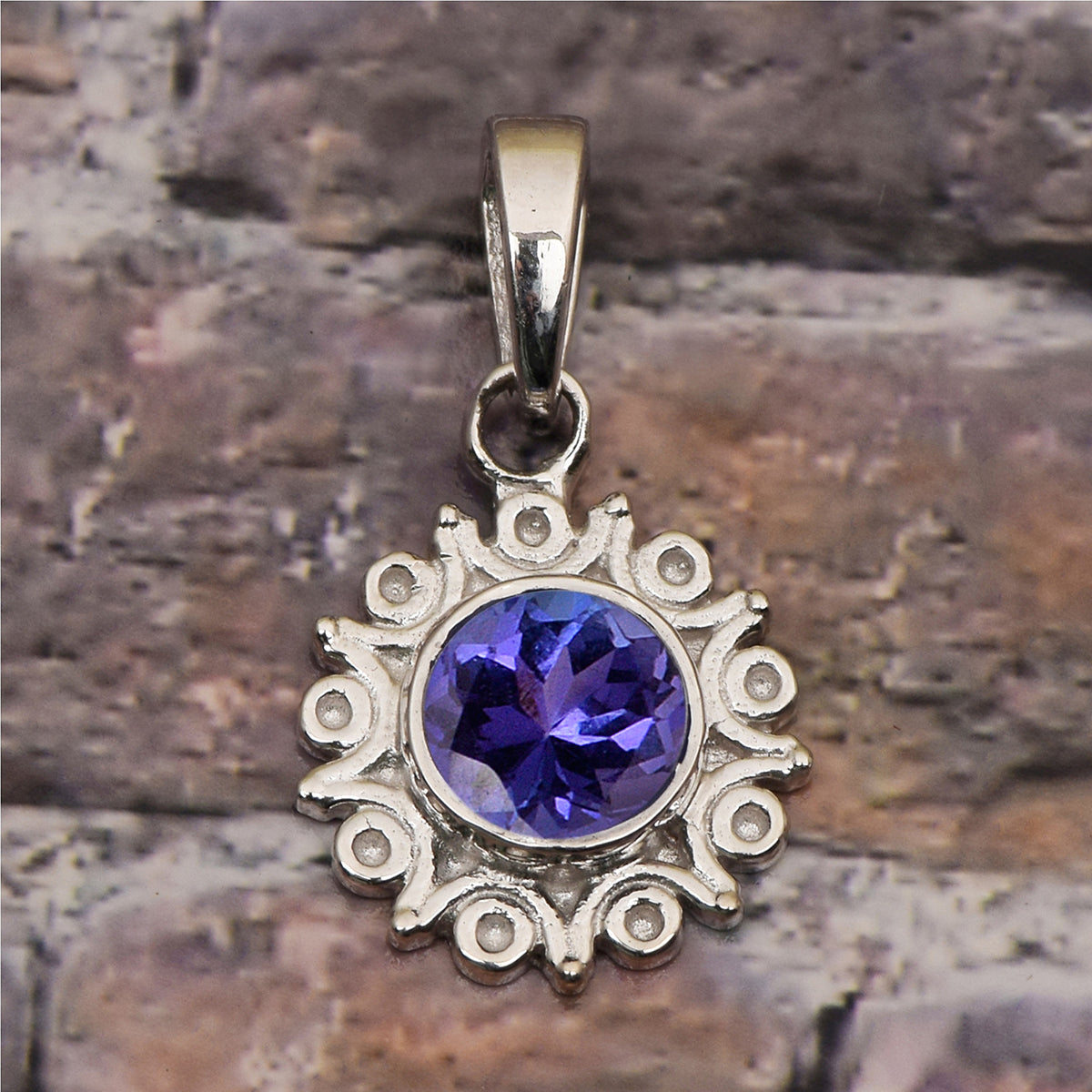 Vintage Swirl Design Multi Choice Gemstone Pendant