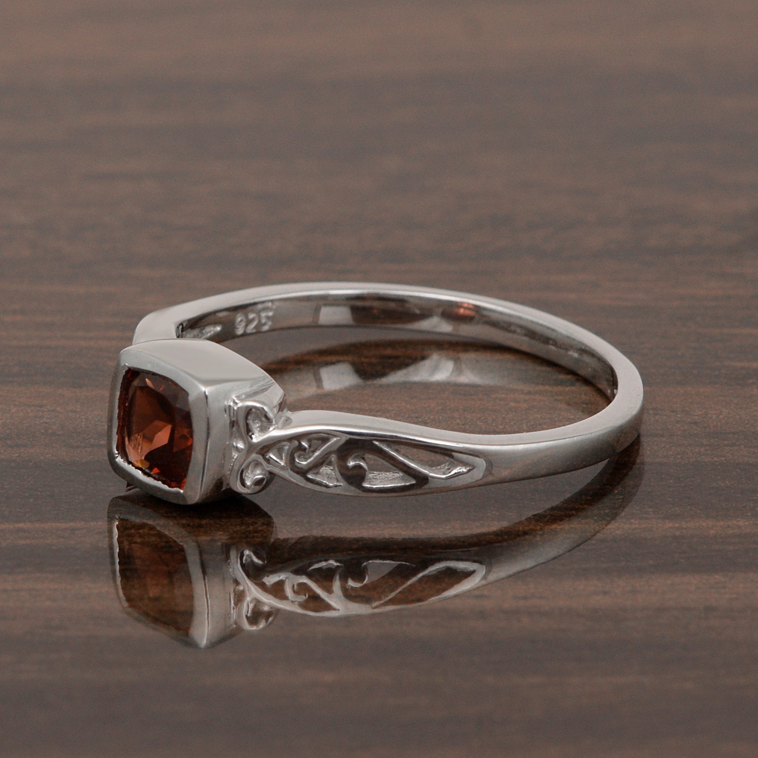 Garnet Vintage-Inspired Filigree Design Ring - Sterling Silver