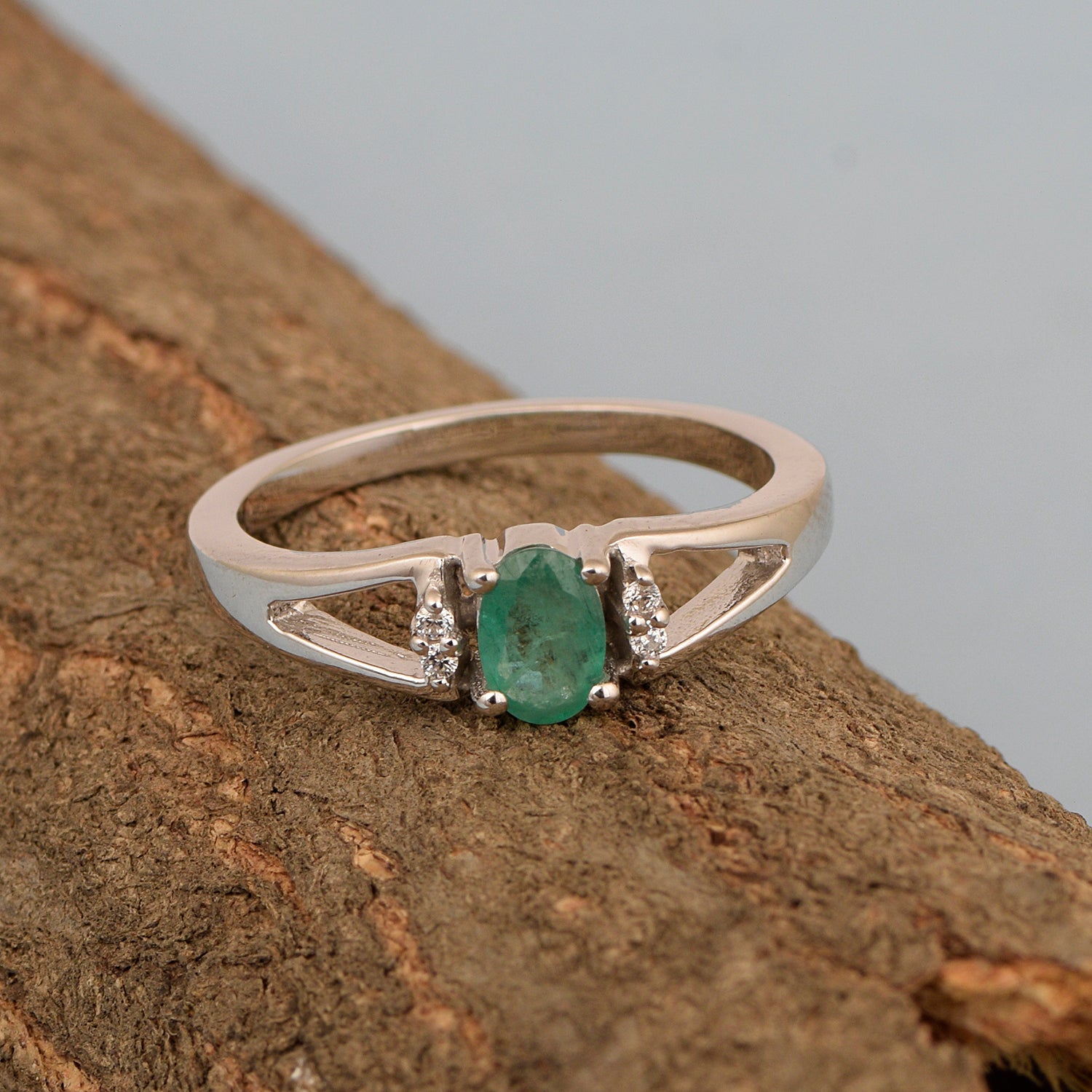 Emerald ring