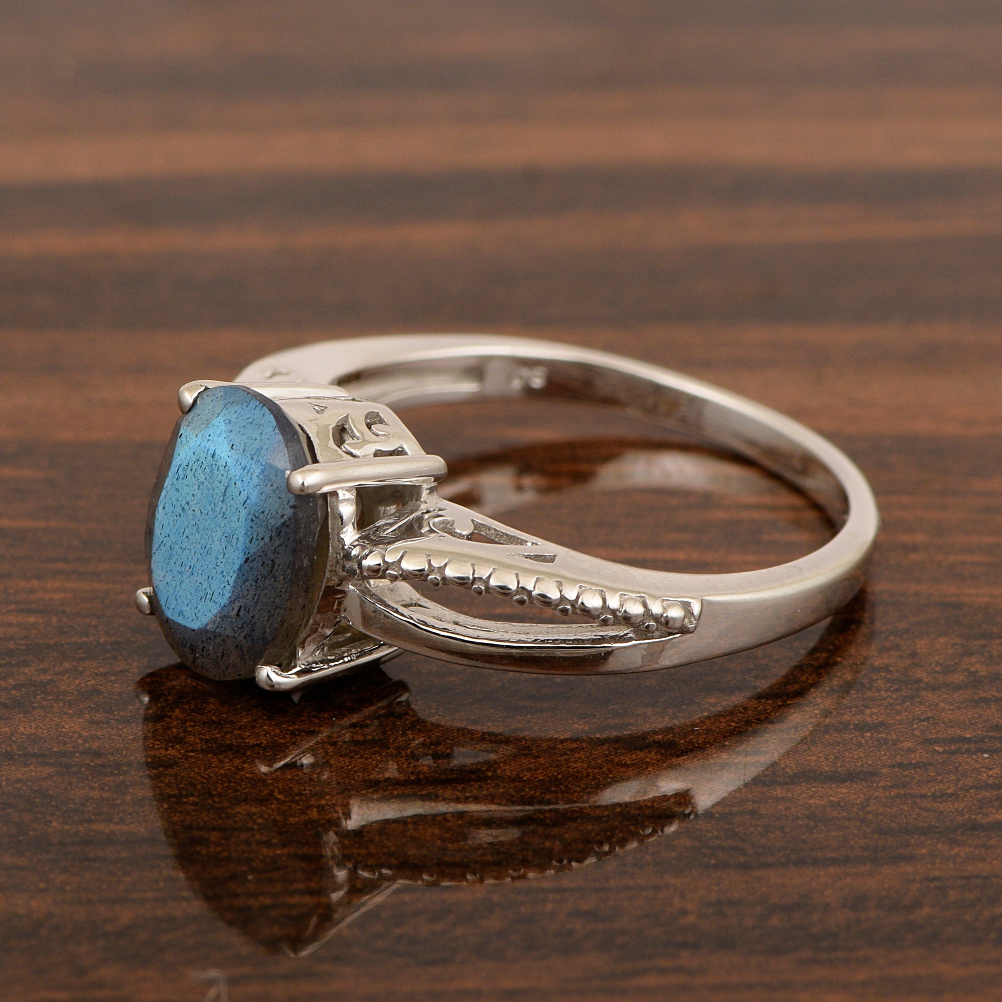 Labradorite ring