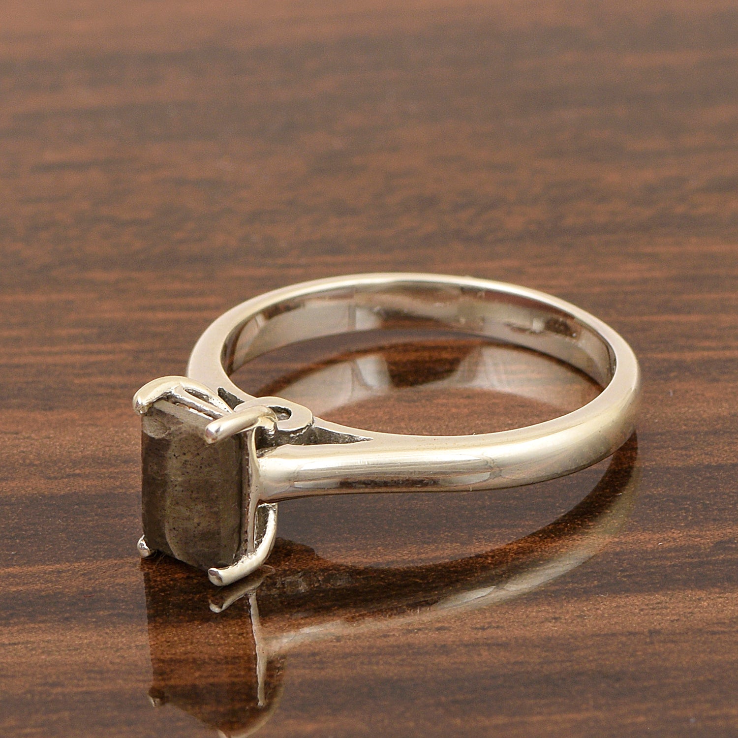 Labradorite ring